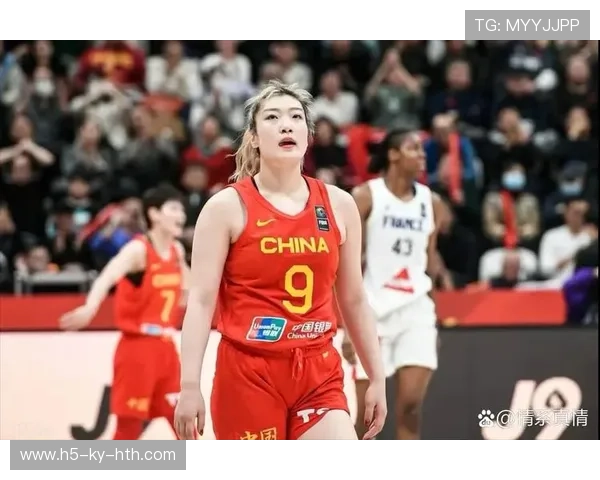 女篮赛场绽放无畏光芒，女篮赛场绽放无畏光芒视频