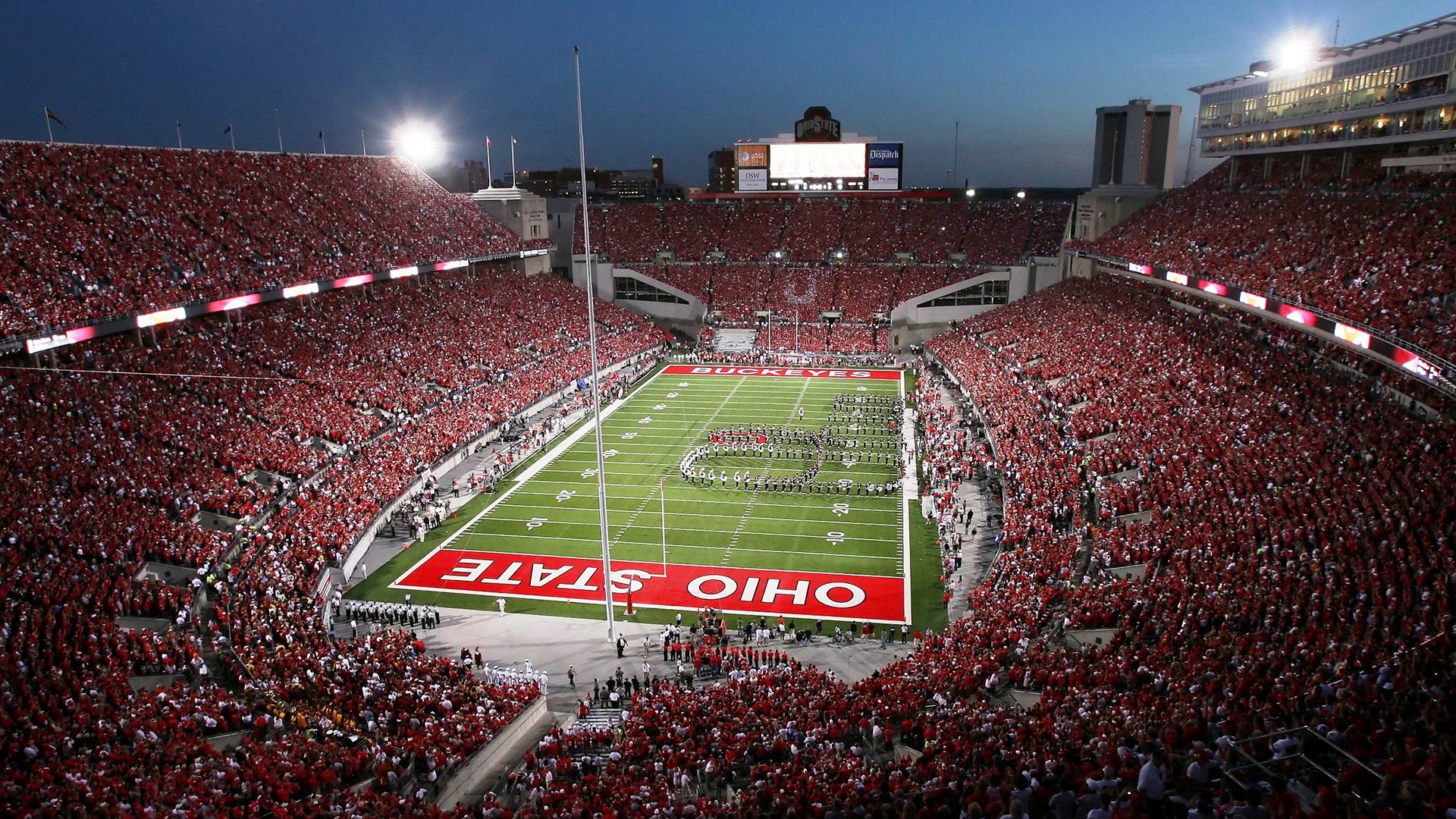 元旦迎新长跑 城市传统赛事再迎万名市民“跨年第一跑”