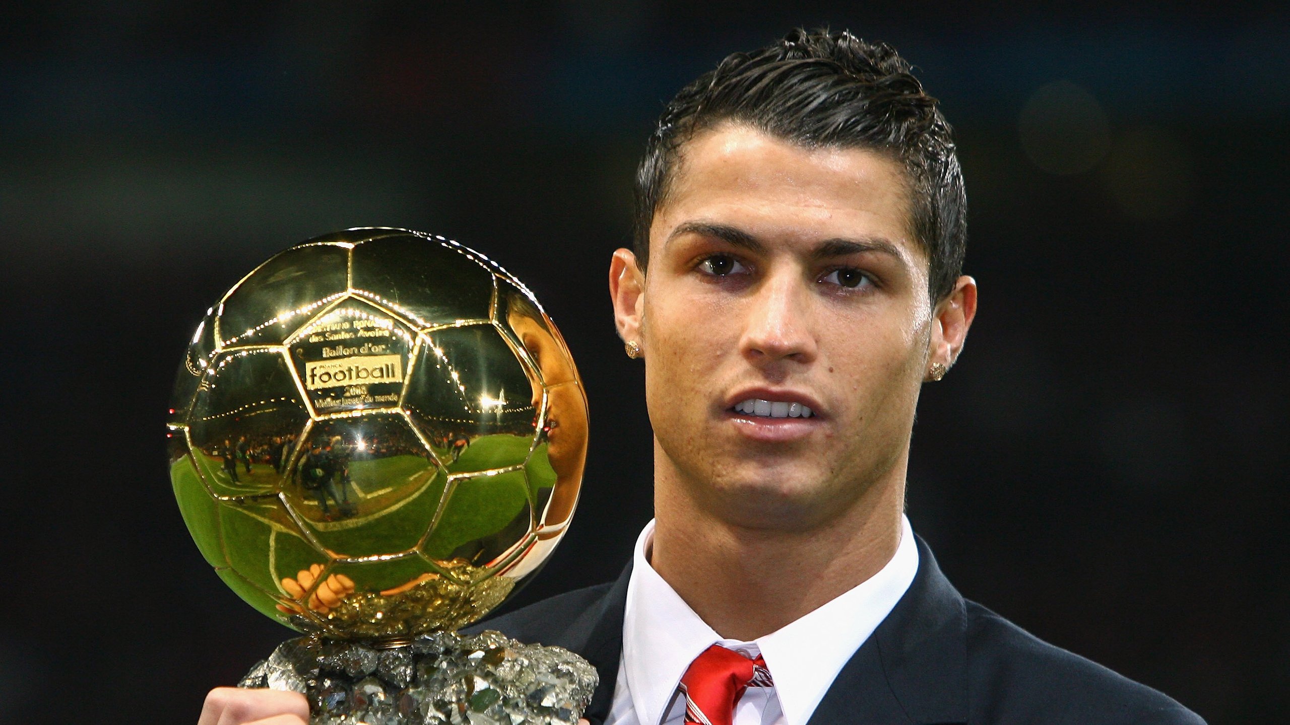 欧冠半决赛：巴黎再次倒在最后一步 球迷高喊“只差一口气”